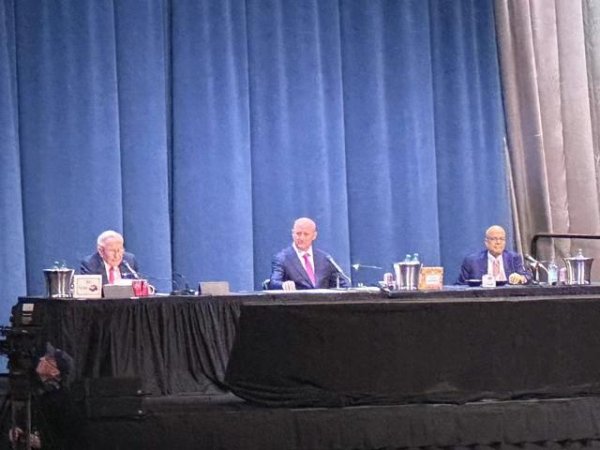 维度配资 巴菲特的长寿之道是什么? 可以被大家学习和受益的, 只有这一点